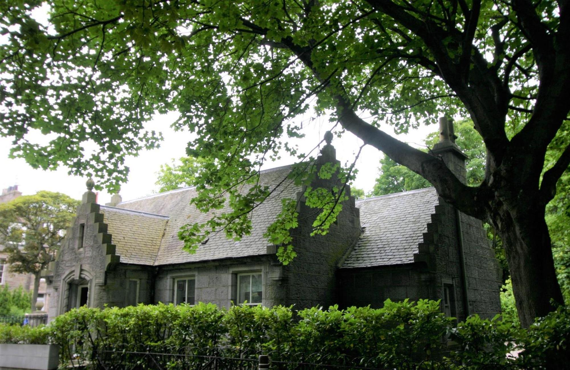 Historic Baronial Lodge With Parking, Aberdeen City Centre Exterior foto